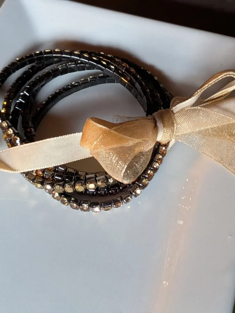 Zara Pack of Combined Elastic Rhinestone Bracelets with ribbons